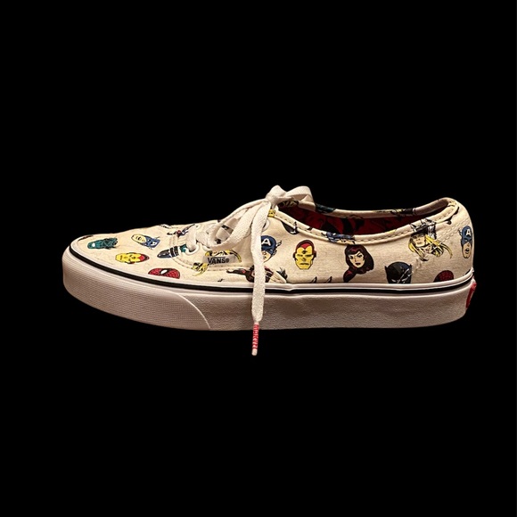 VANS Authentic Marvel Head Sneakers - Picture 4 of 16